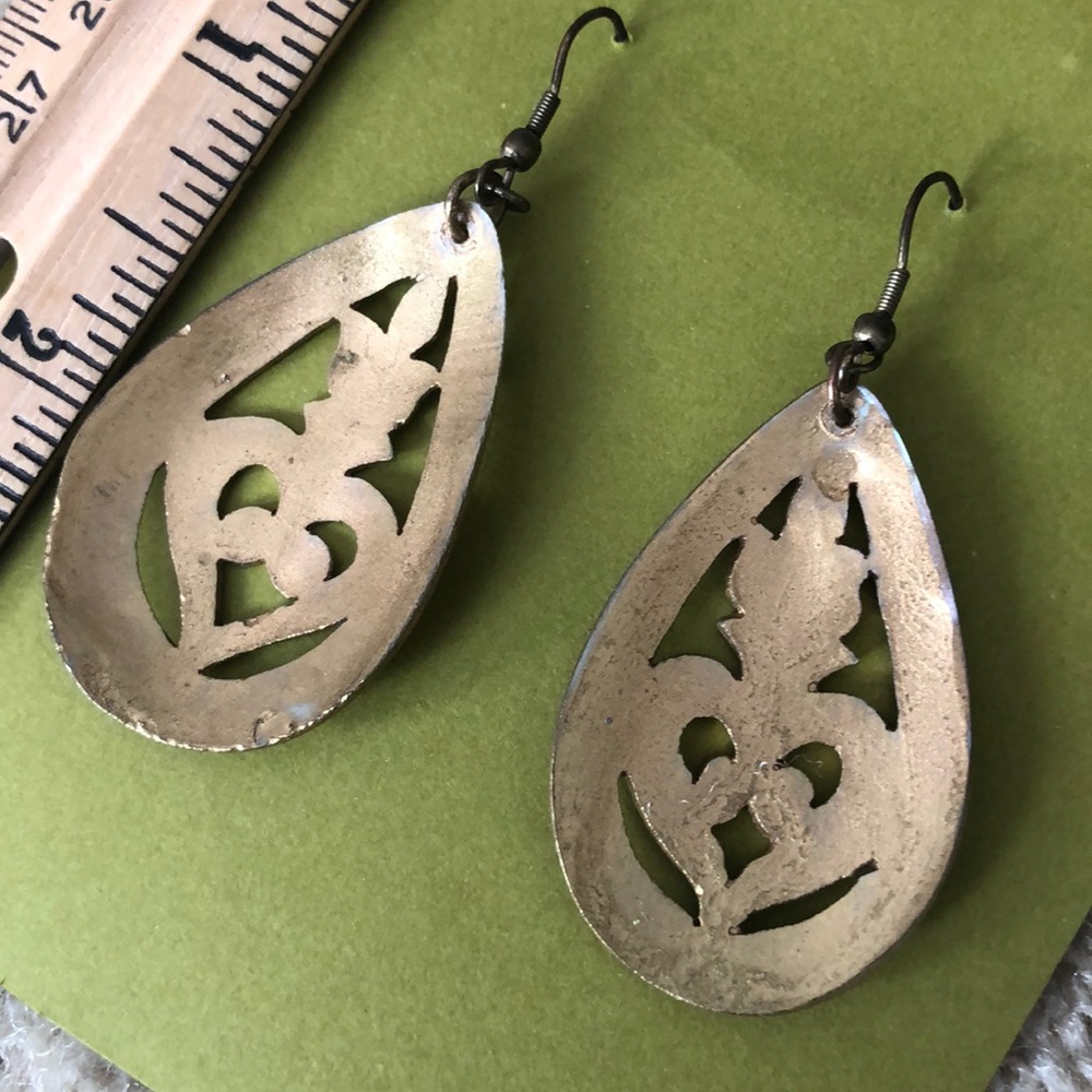 Charlotte Russe gold oval statement earrings - Picture 5 of 7